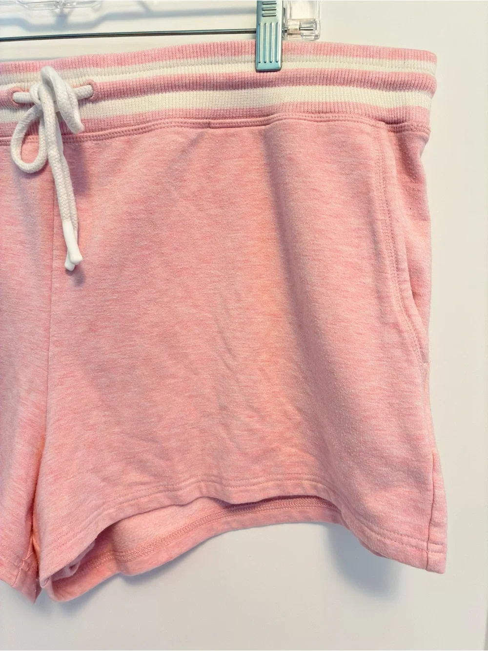 Vineyard Vines Women's Pull-On Shorts Pink Size XL